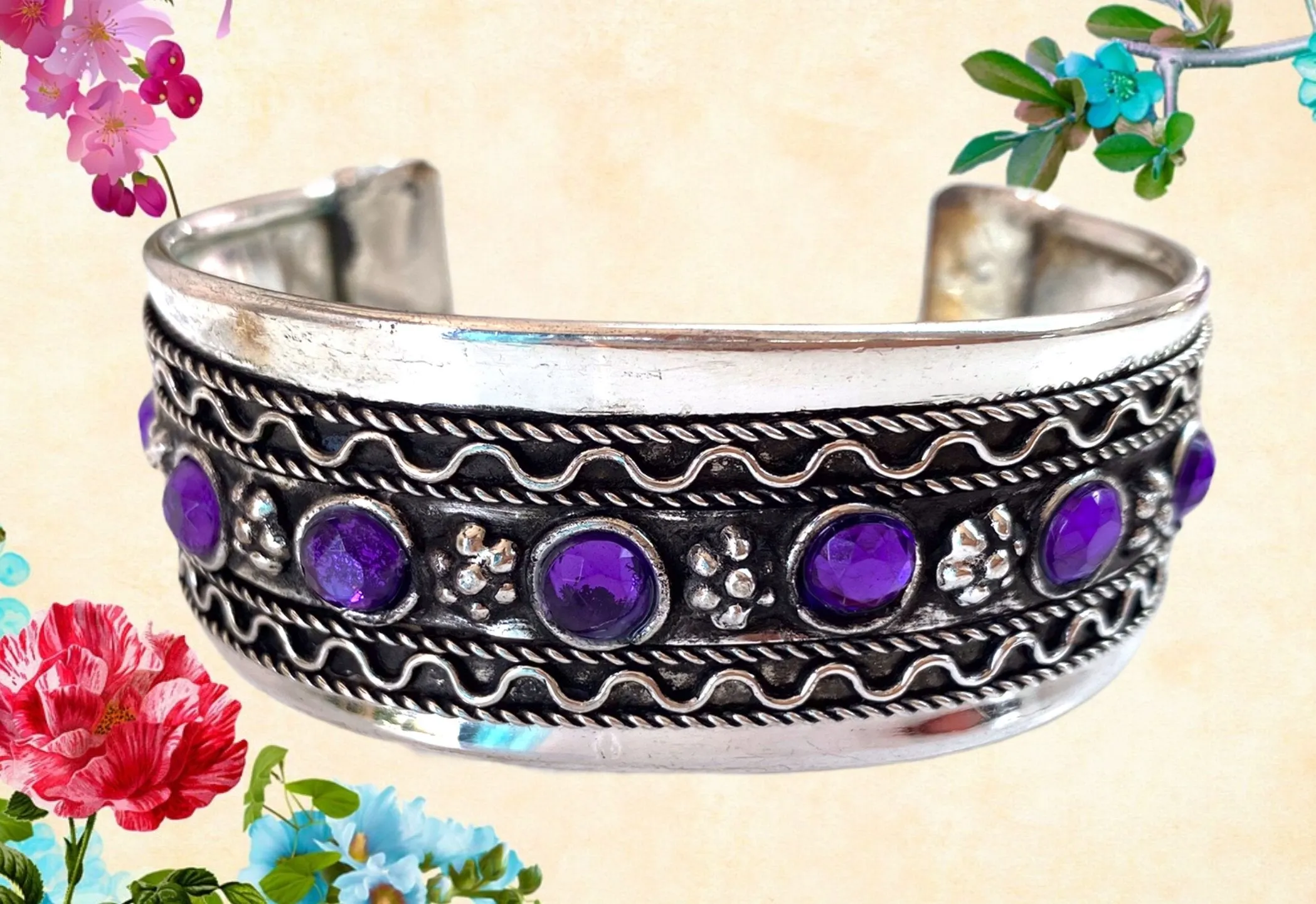 BEAUTIFUL SIENNA CUFF / BRACELET