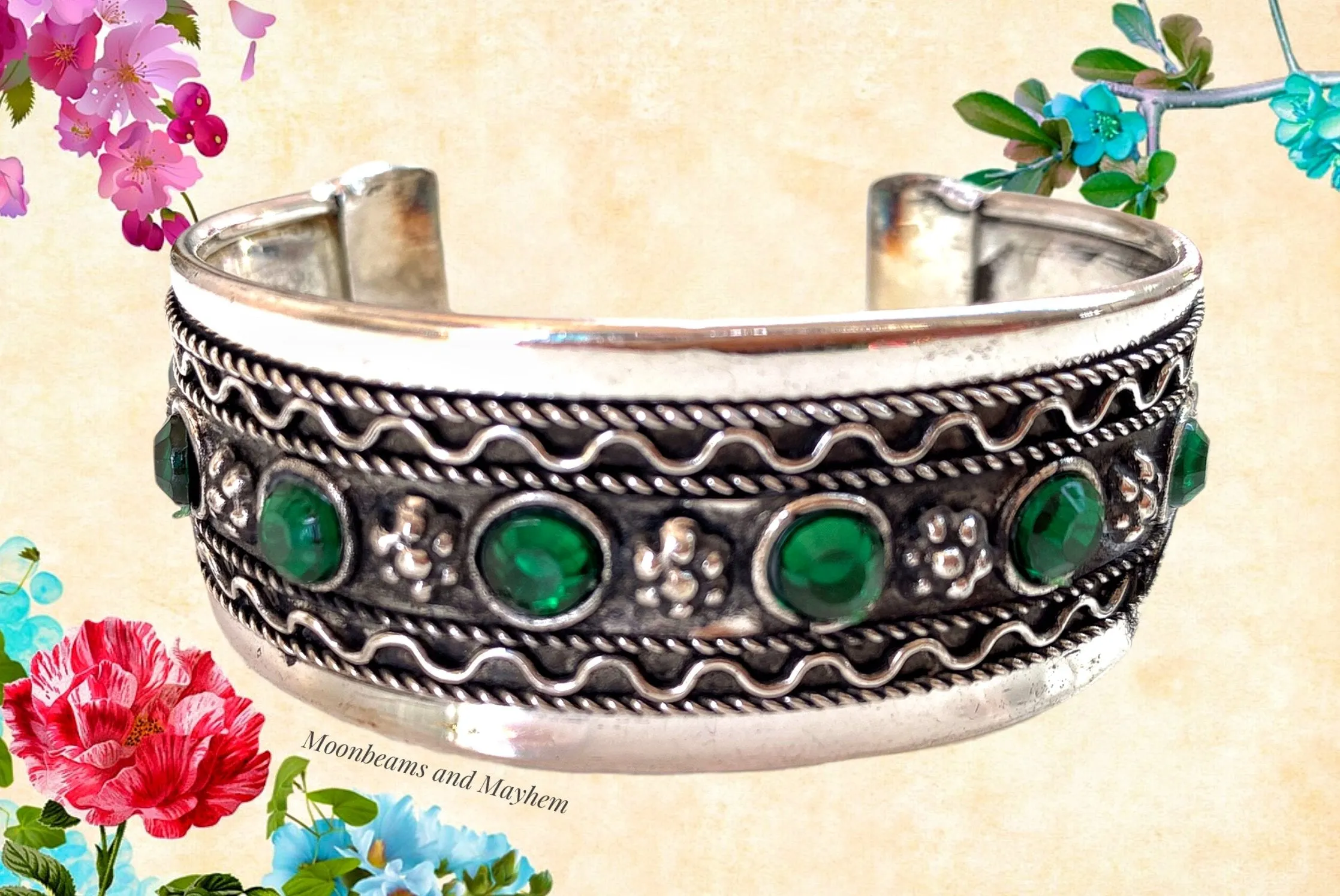 BEAUTIFUL SIENNA CUFF / BRACELET