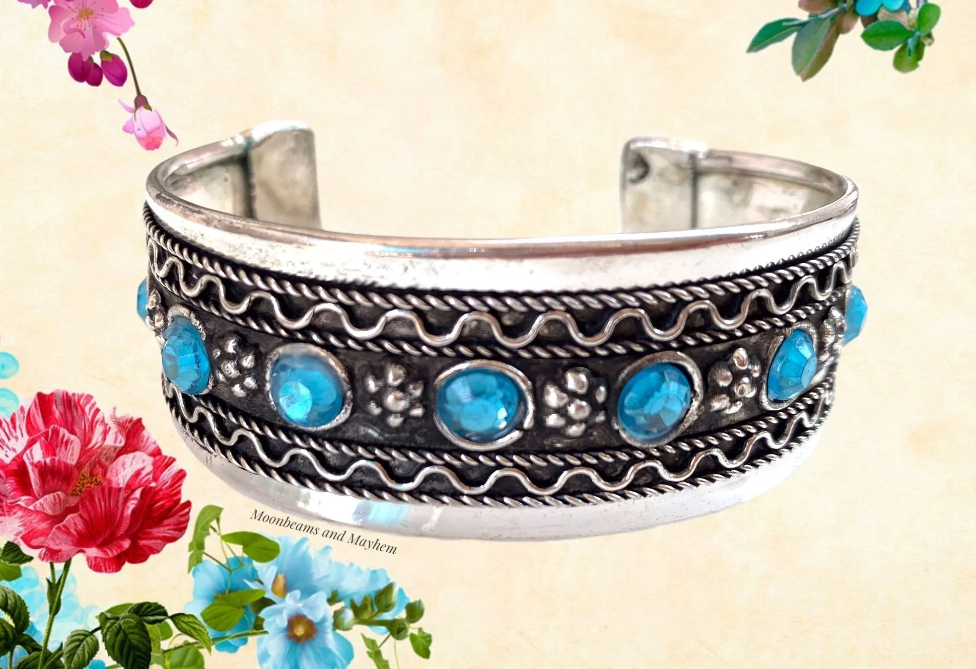 BEAUTIFUL SIENNA CUFF / BRACELET