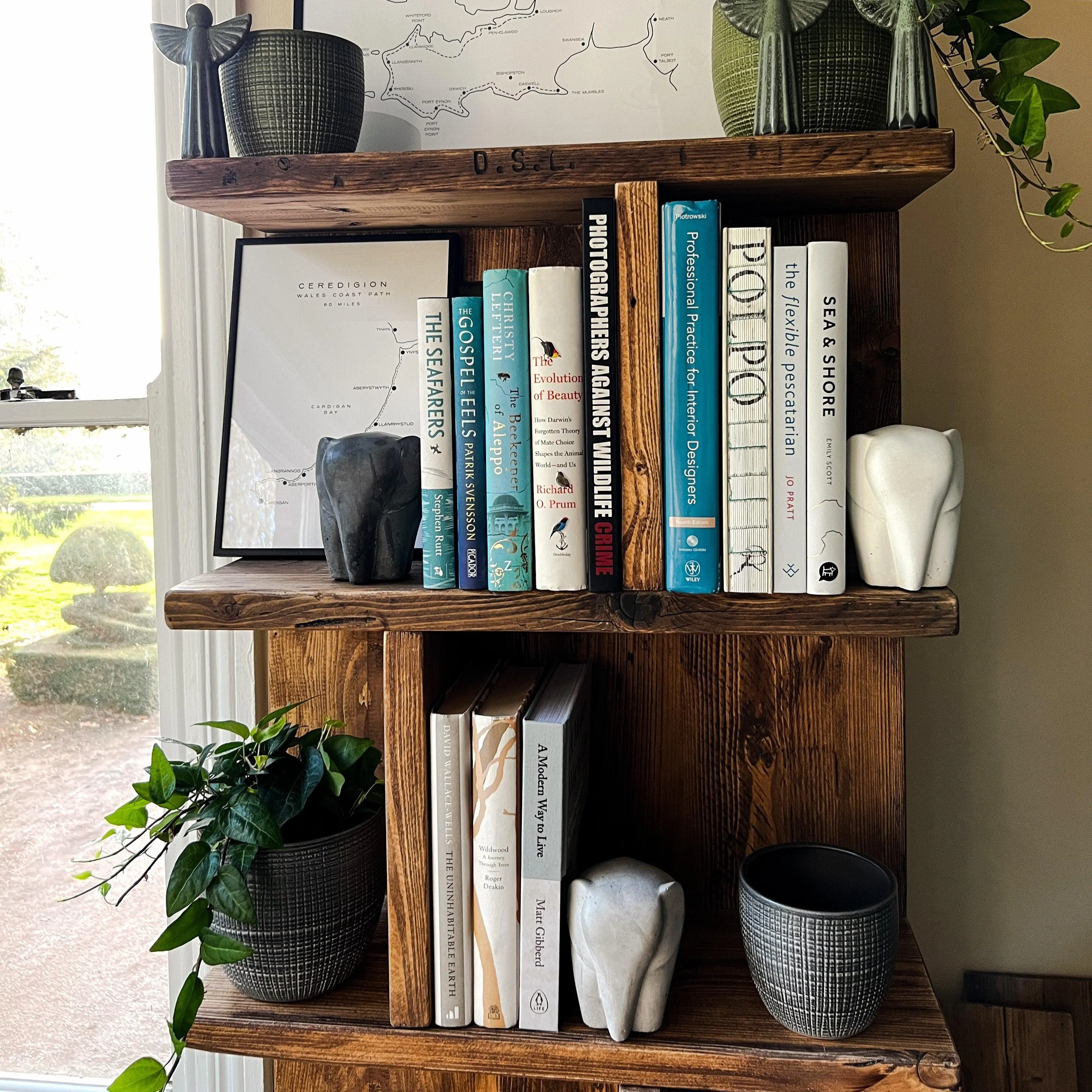BIGSBY: Desk With Integrated Bookshelf