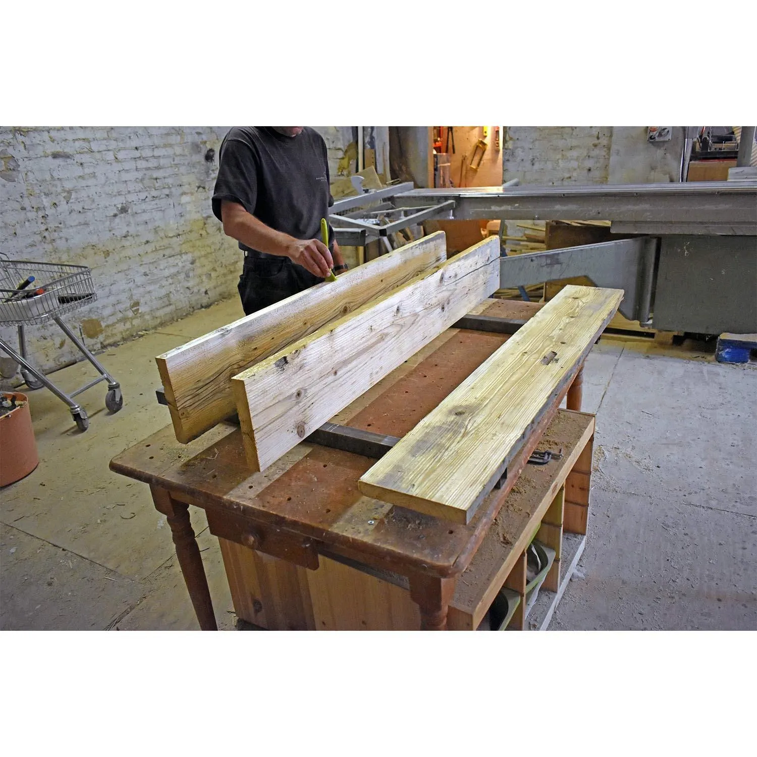 BIGSBY: Desk With Integrated Bookshelf