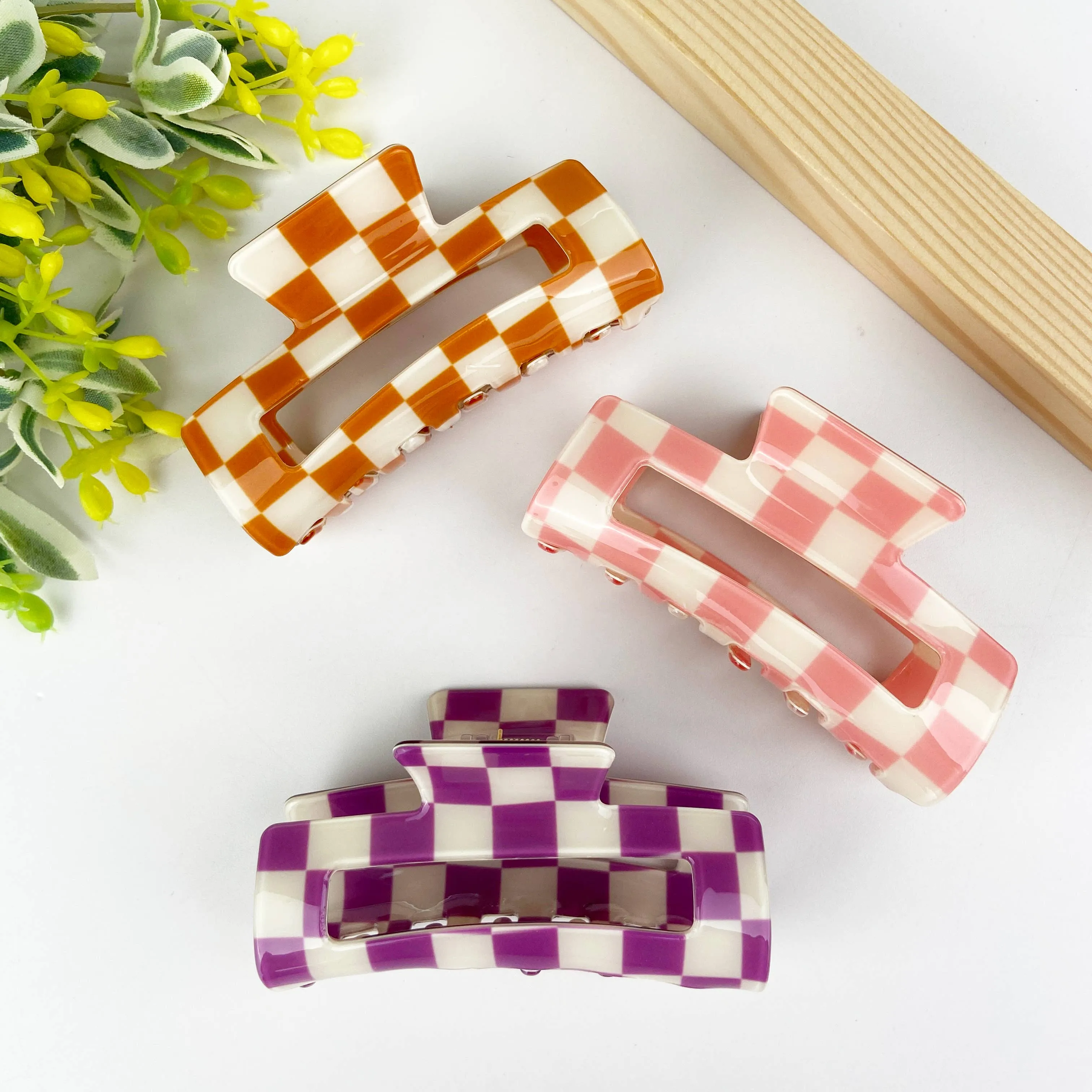 Checkerboard retro hair claw clip: Purple white