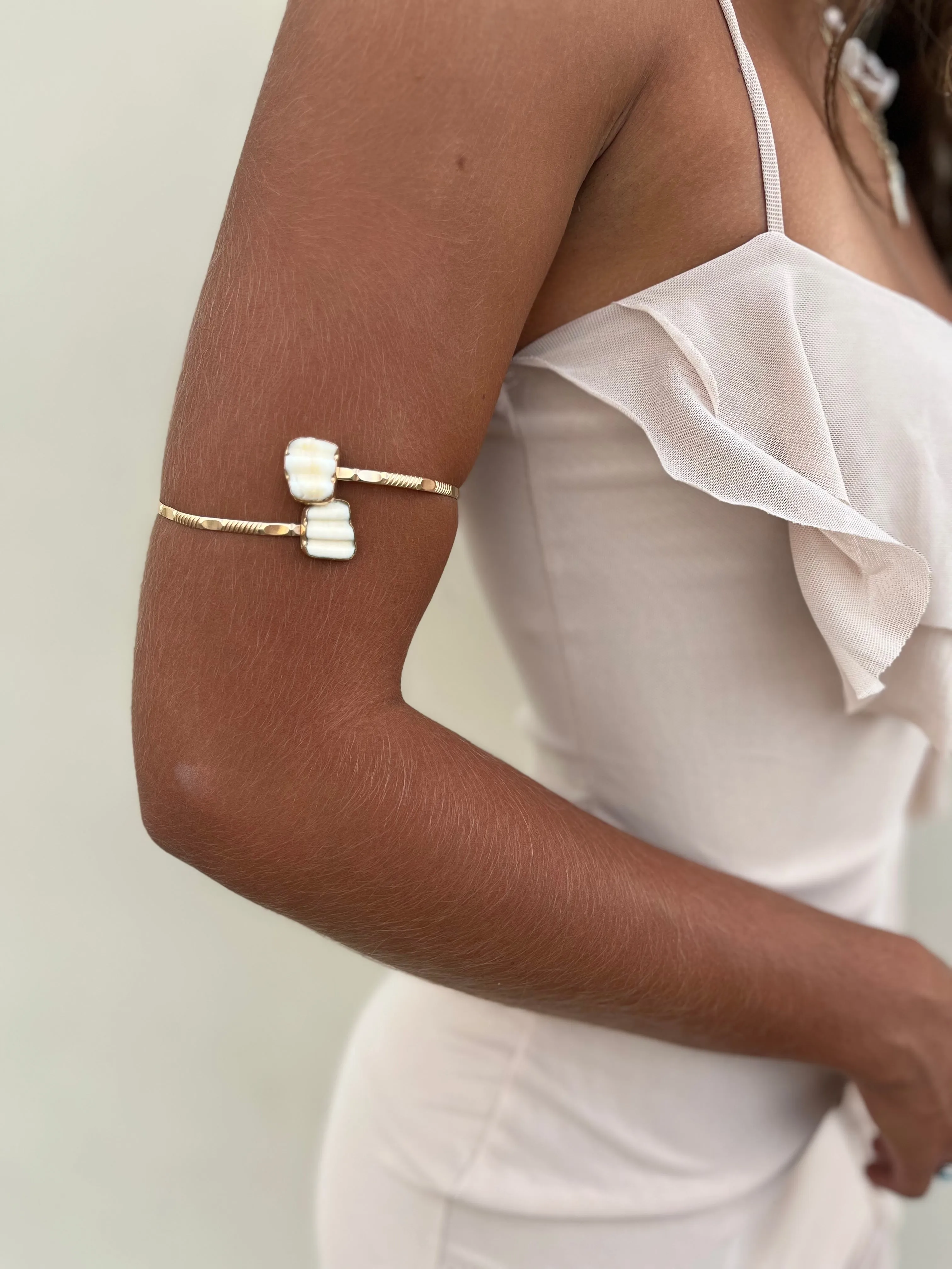 Elia brazalete from House of Onde
