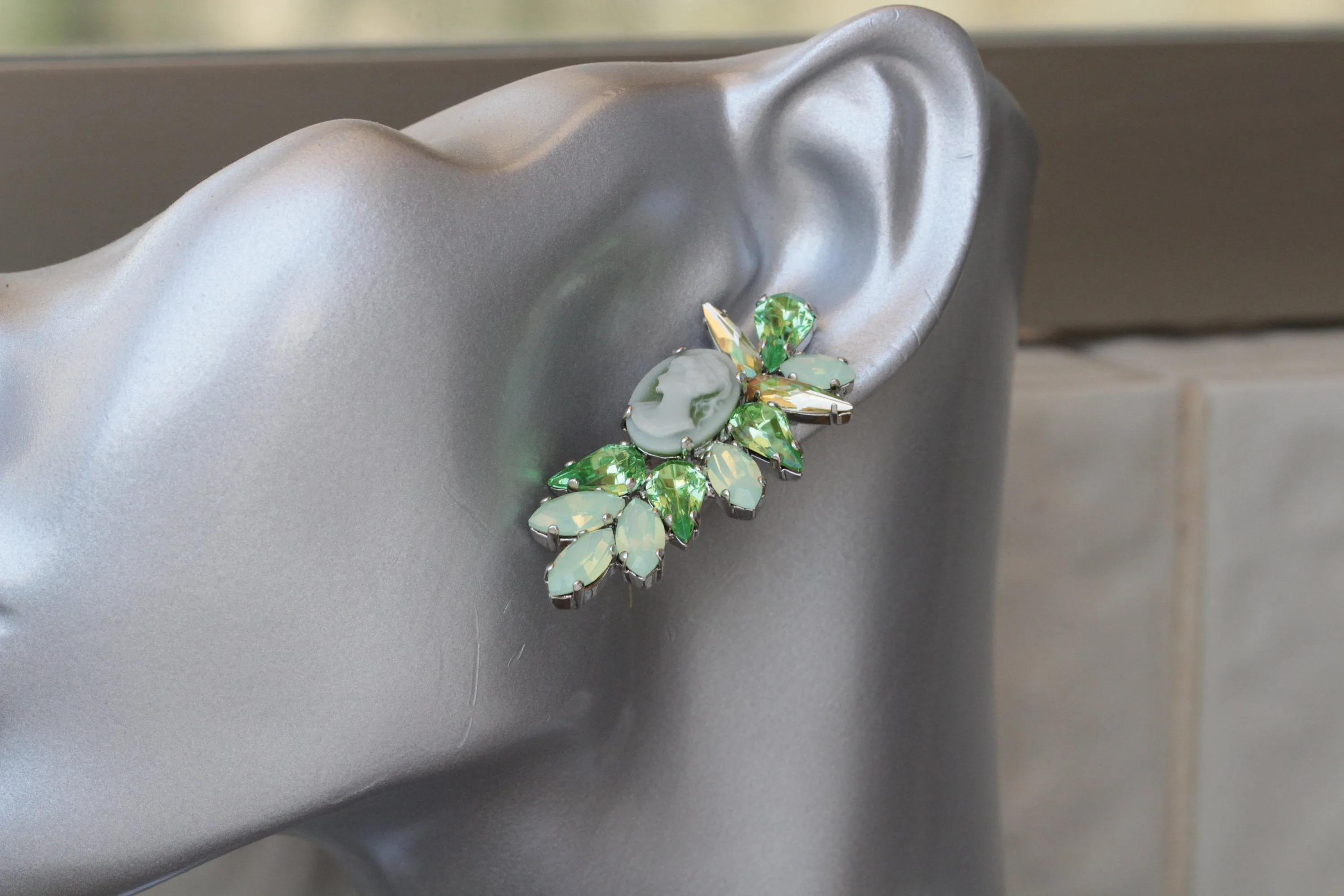 EMERALD CAMEO NECKLACE