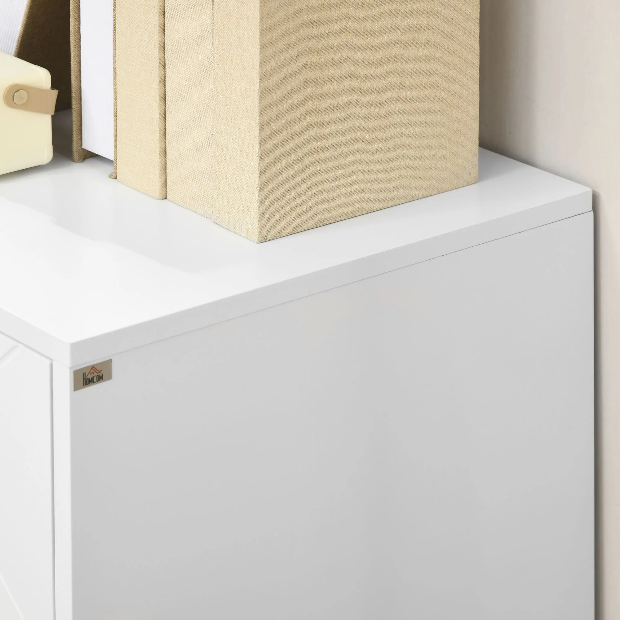 HOMCOM Freestanding Storage Cabinet with Adjustable Shelves for Living Room