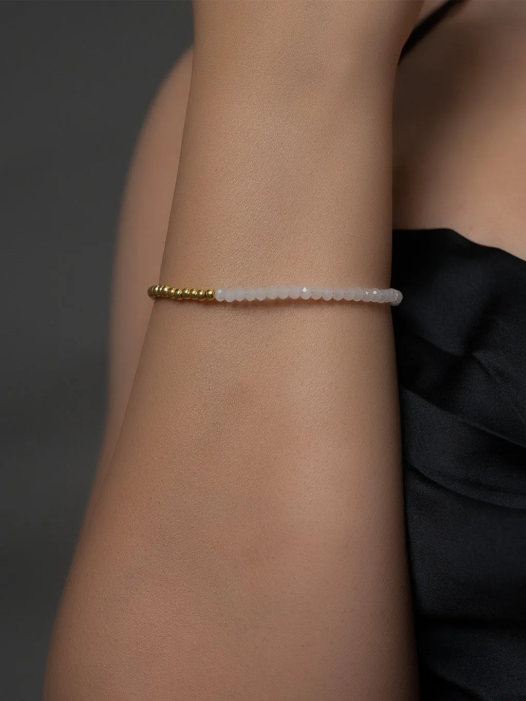 jewelry - berserk - Floral Charm Moonstone Bracelet