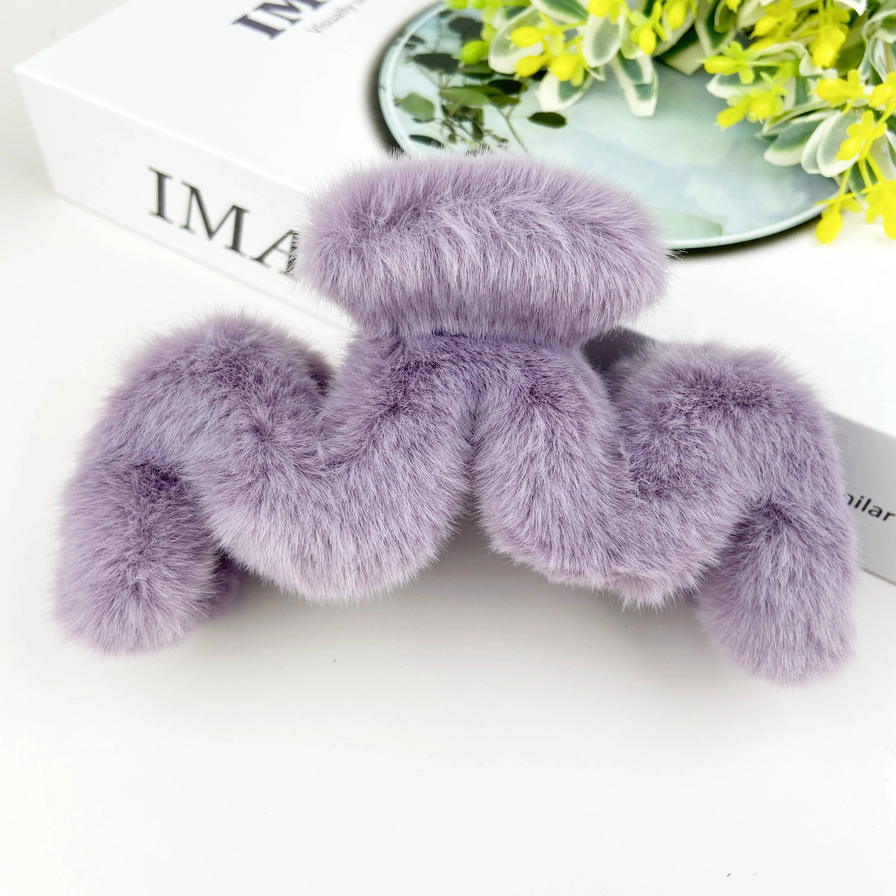 M-shaped Fuzzy Hair Claw