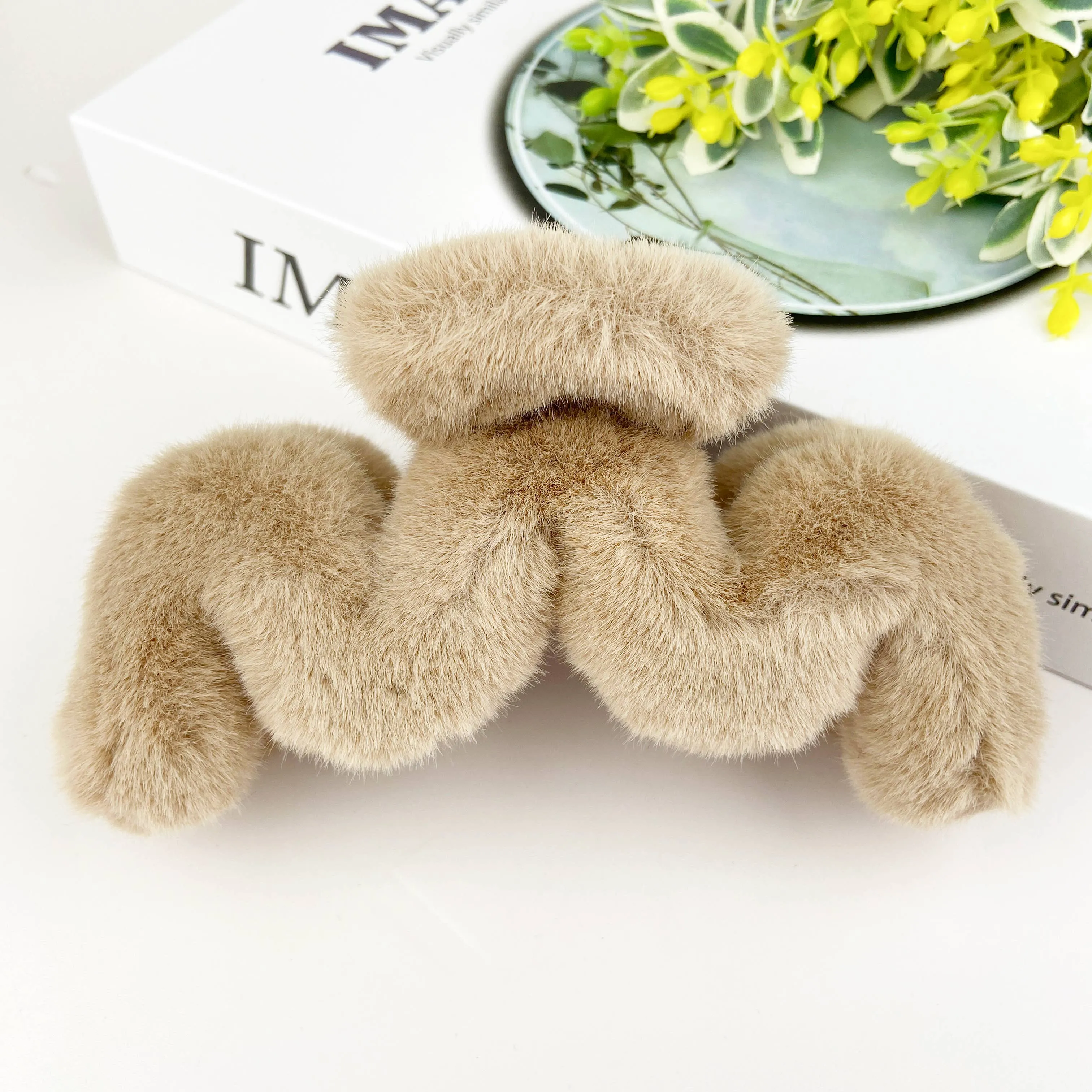 M-shaped Fuzzy Hair Claw
