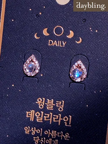 MOONSTONE TEARS Earrings