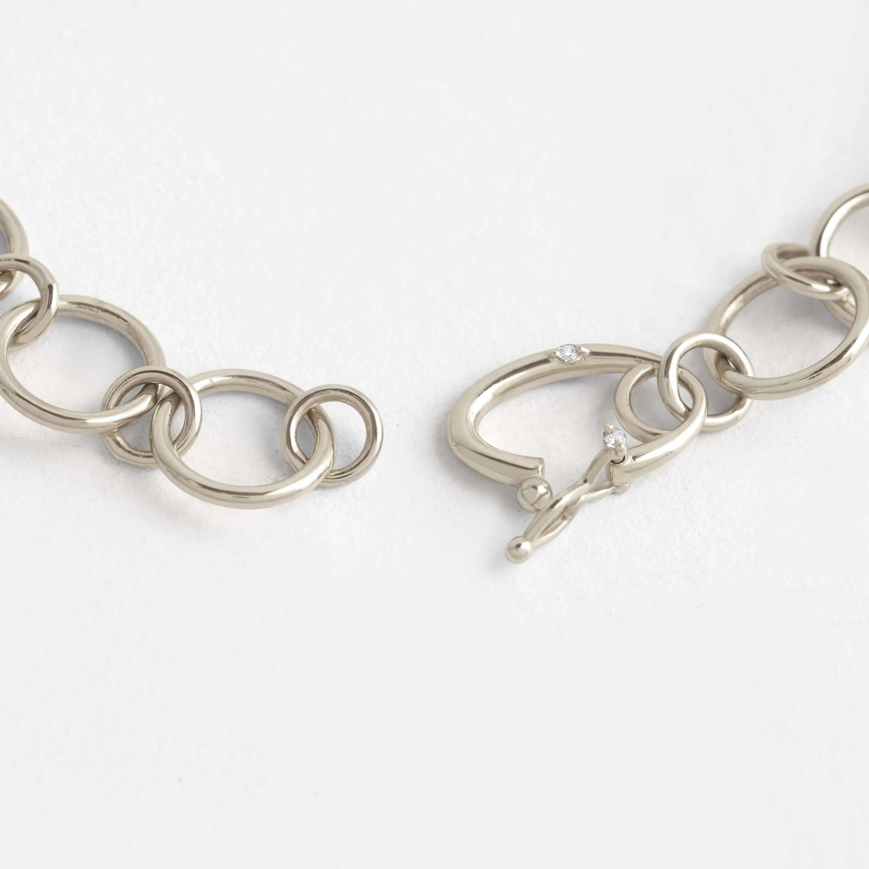 Oval Catch Clasp Chain Bracelet