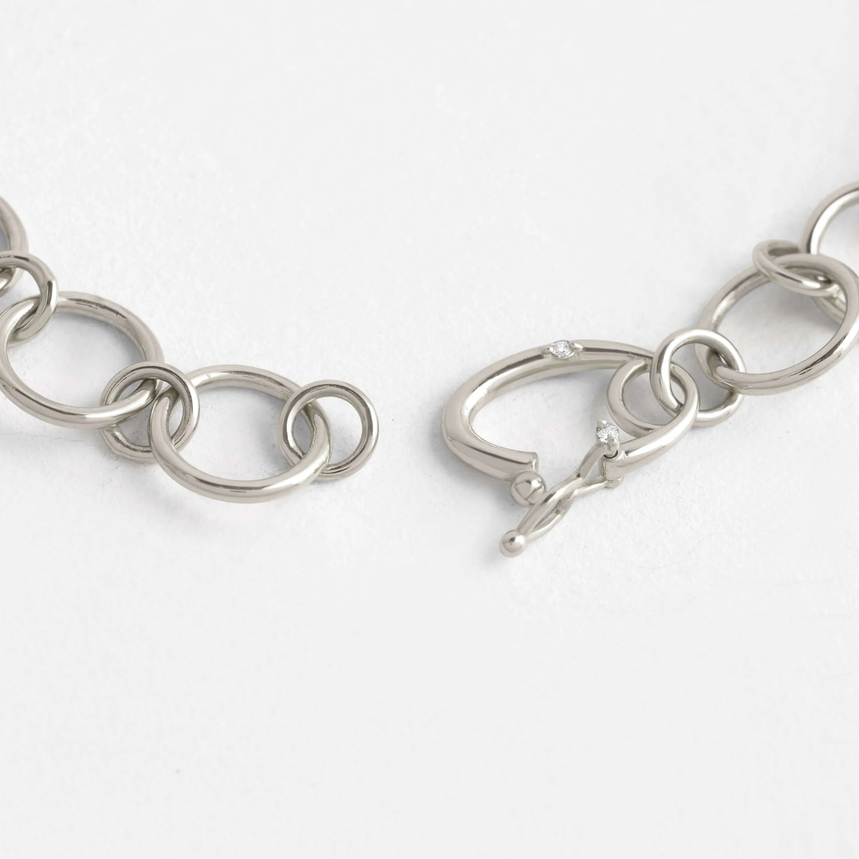 Oval Catch Clasp Chain Bracelet