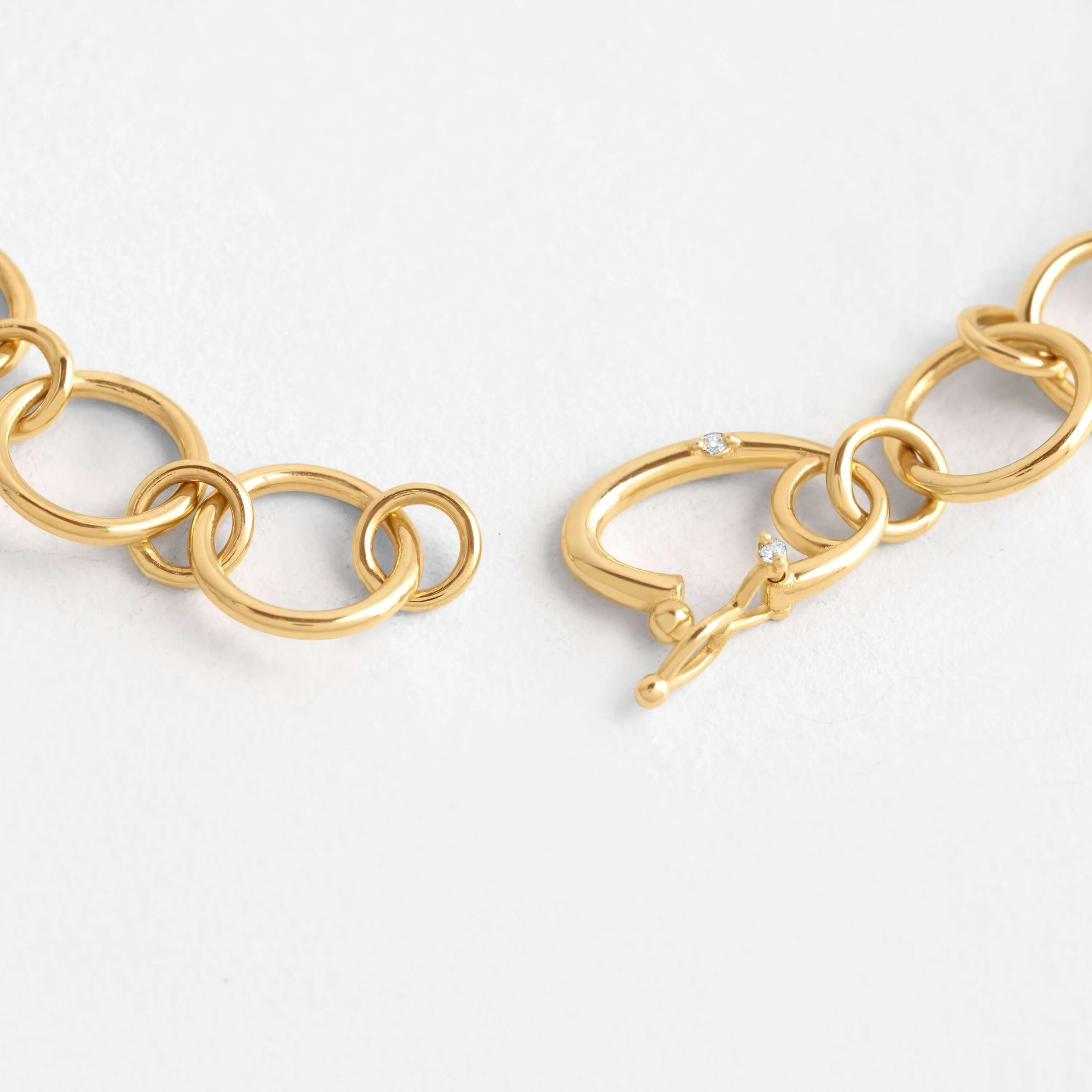 Oval Catch Clasp Chain Bracelet