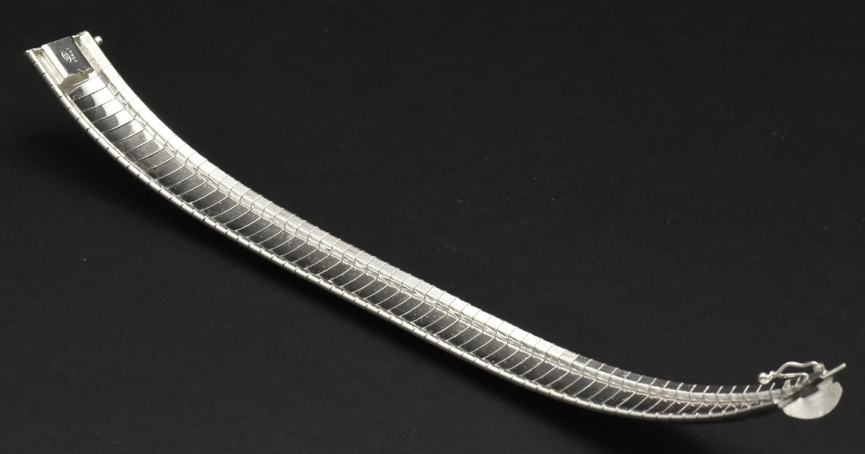 Vintage Sterling Silver Flexible Clasped Italian Bracelet - 7.5"