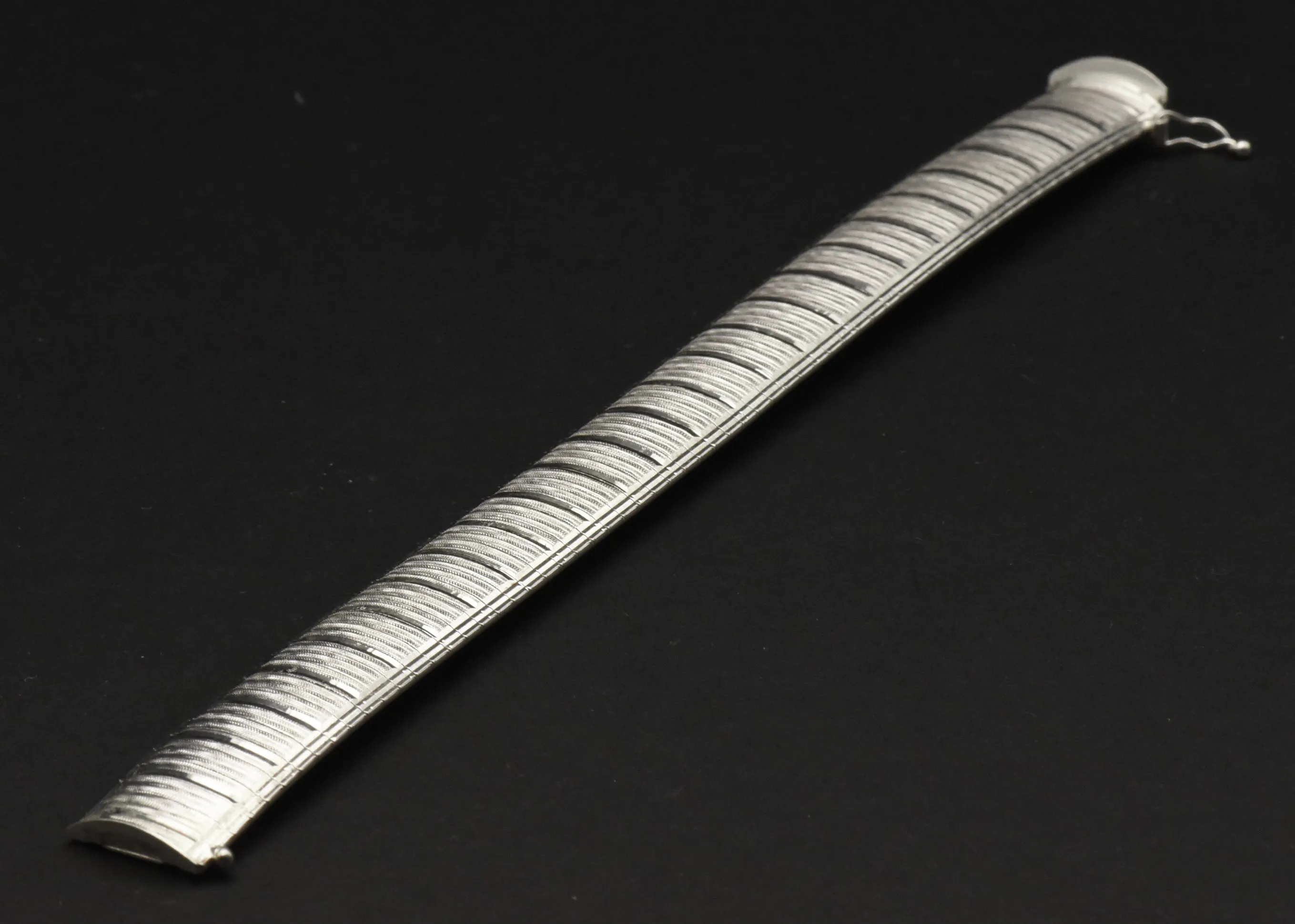 Vintage Sterling Silver Flexible Clasped Italian Bracelet - 7.5"
