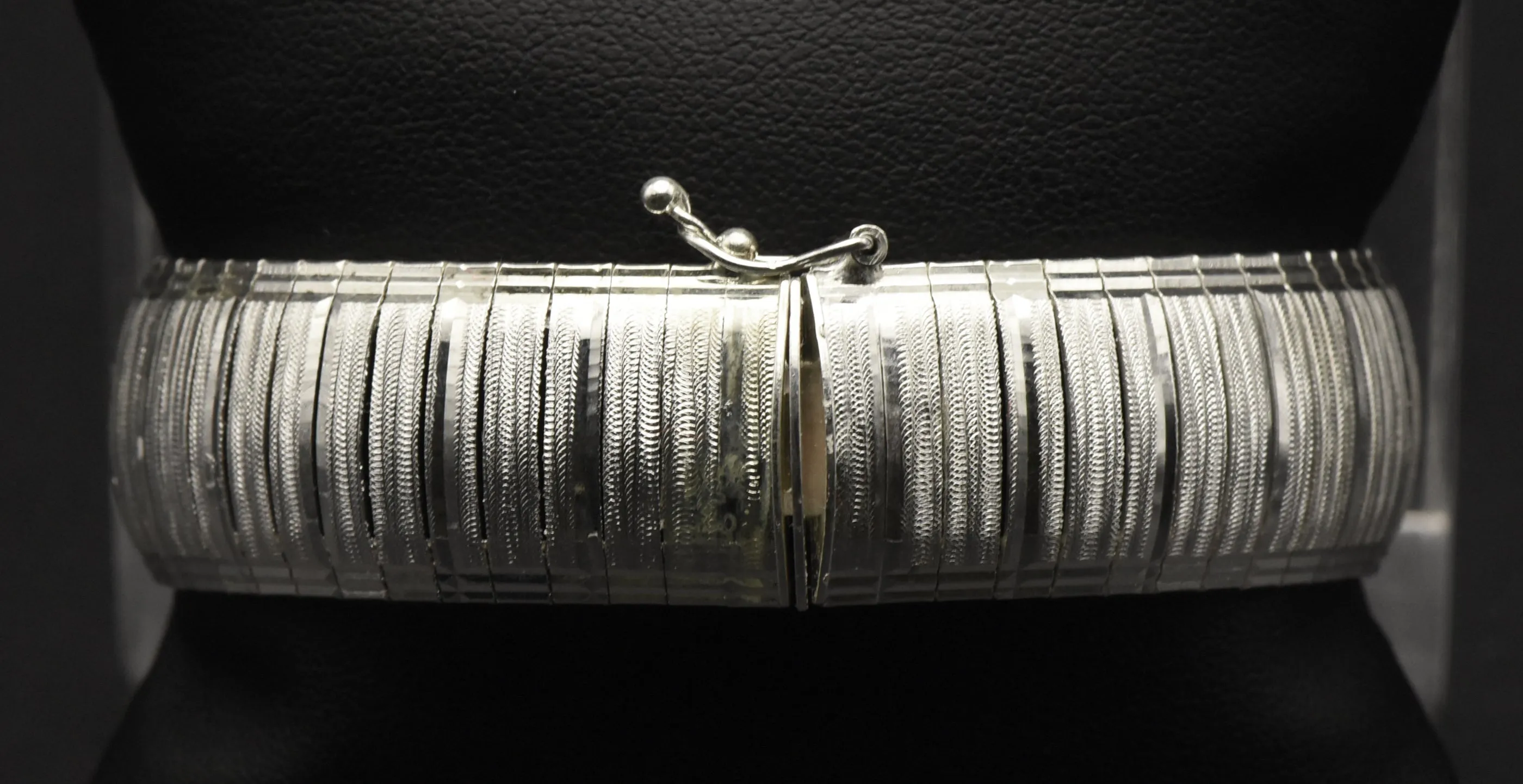 Vintage Sterling Silver Flexible Clasped Italian Bracelet - 7.5"