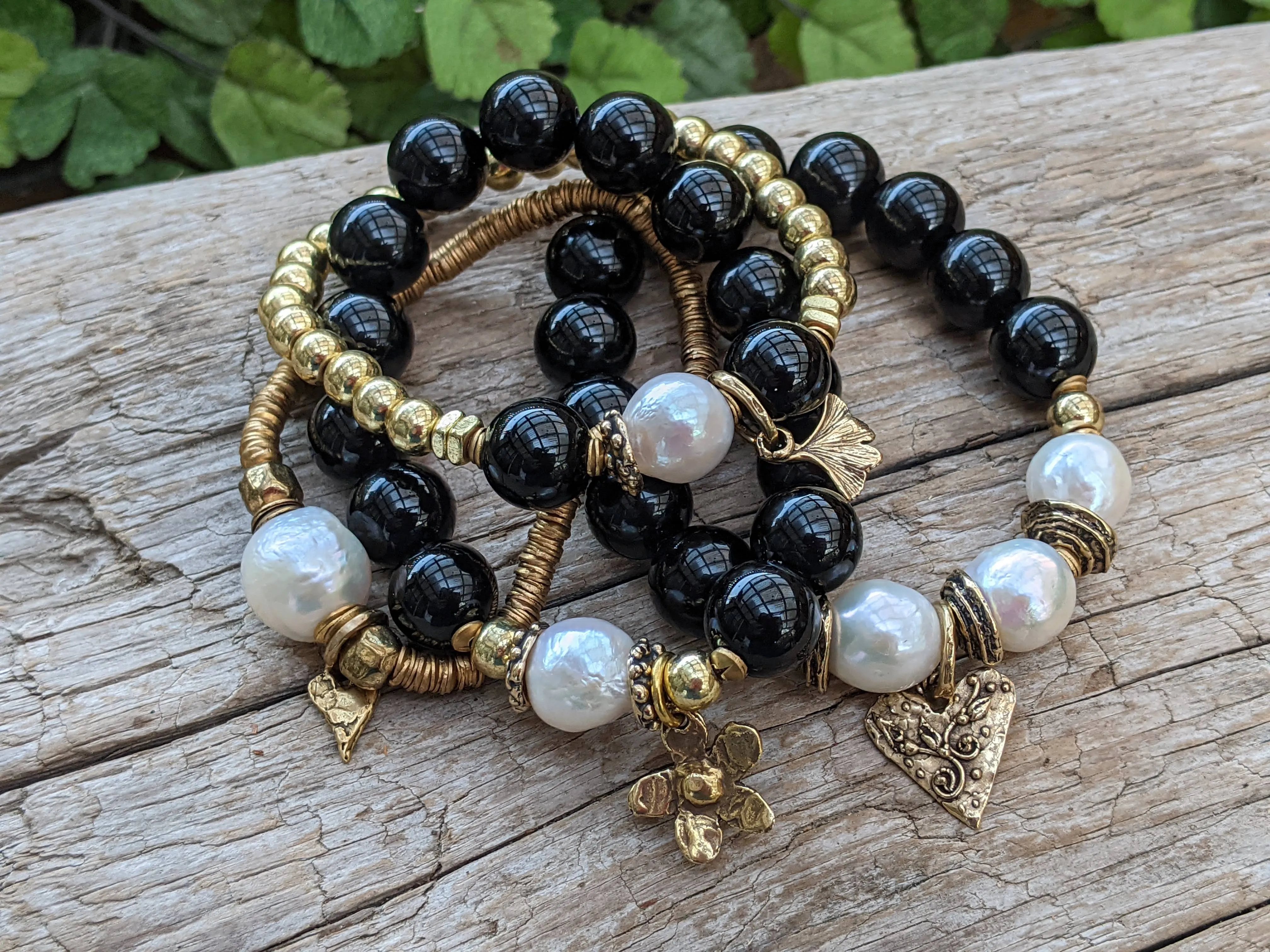 White Edison Pearl & Black Onyx Bracelet