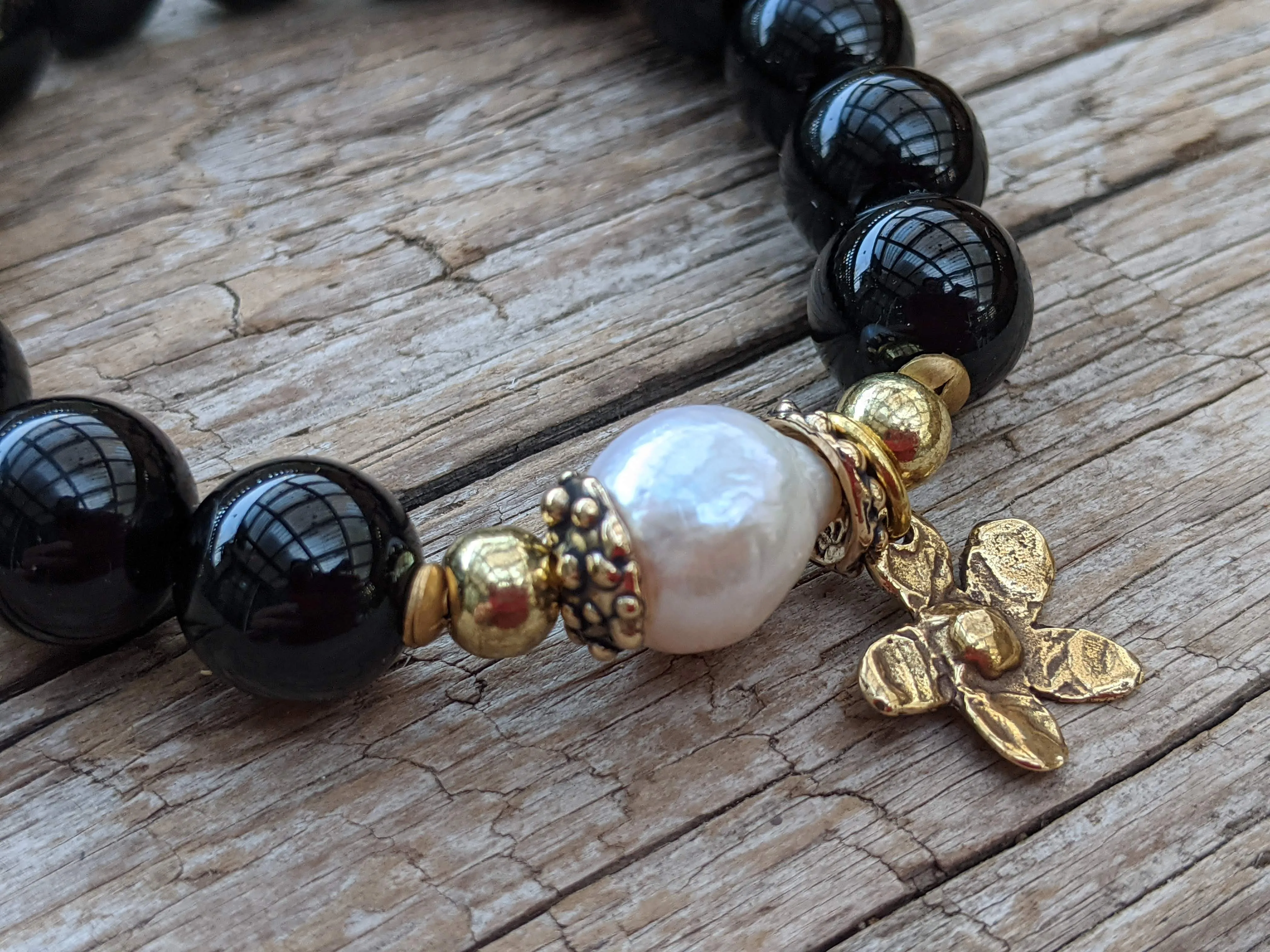 White Edison Pearl & Black Onyx Bracelet