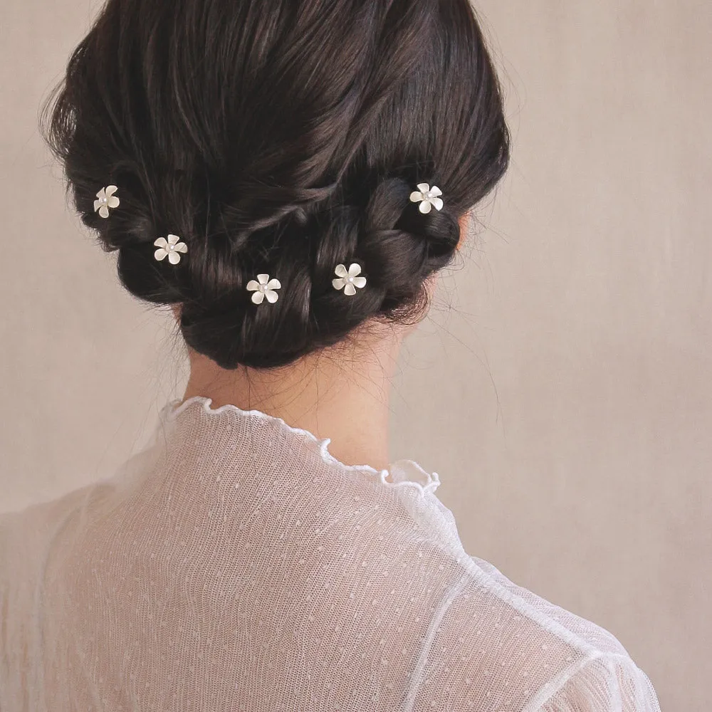 White Flower Twist Hairpin Set