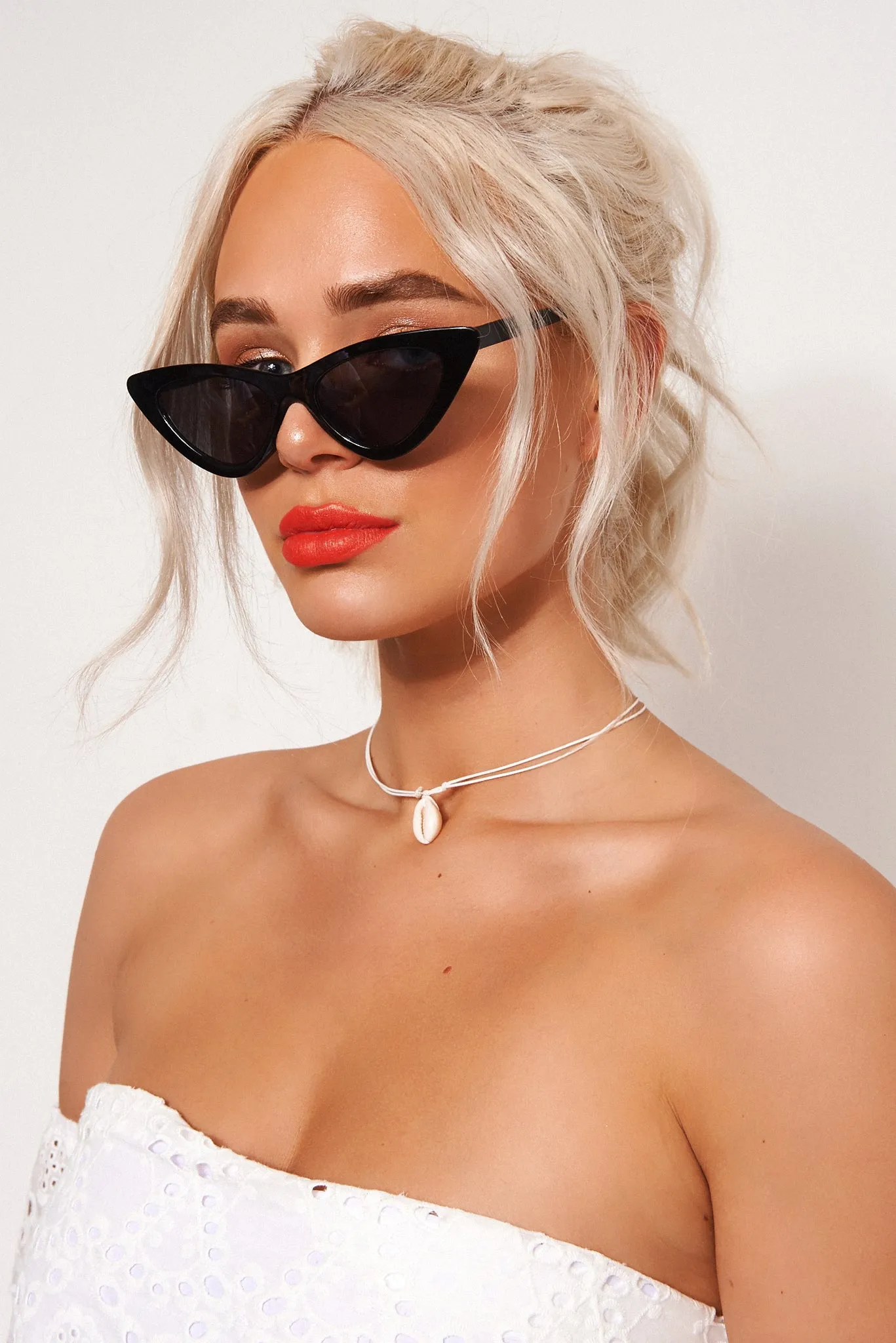 White Shell Choker