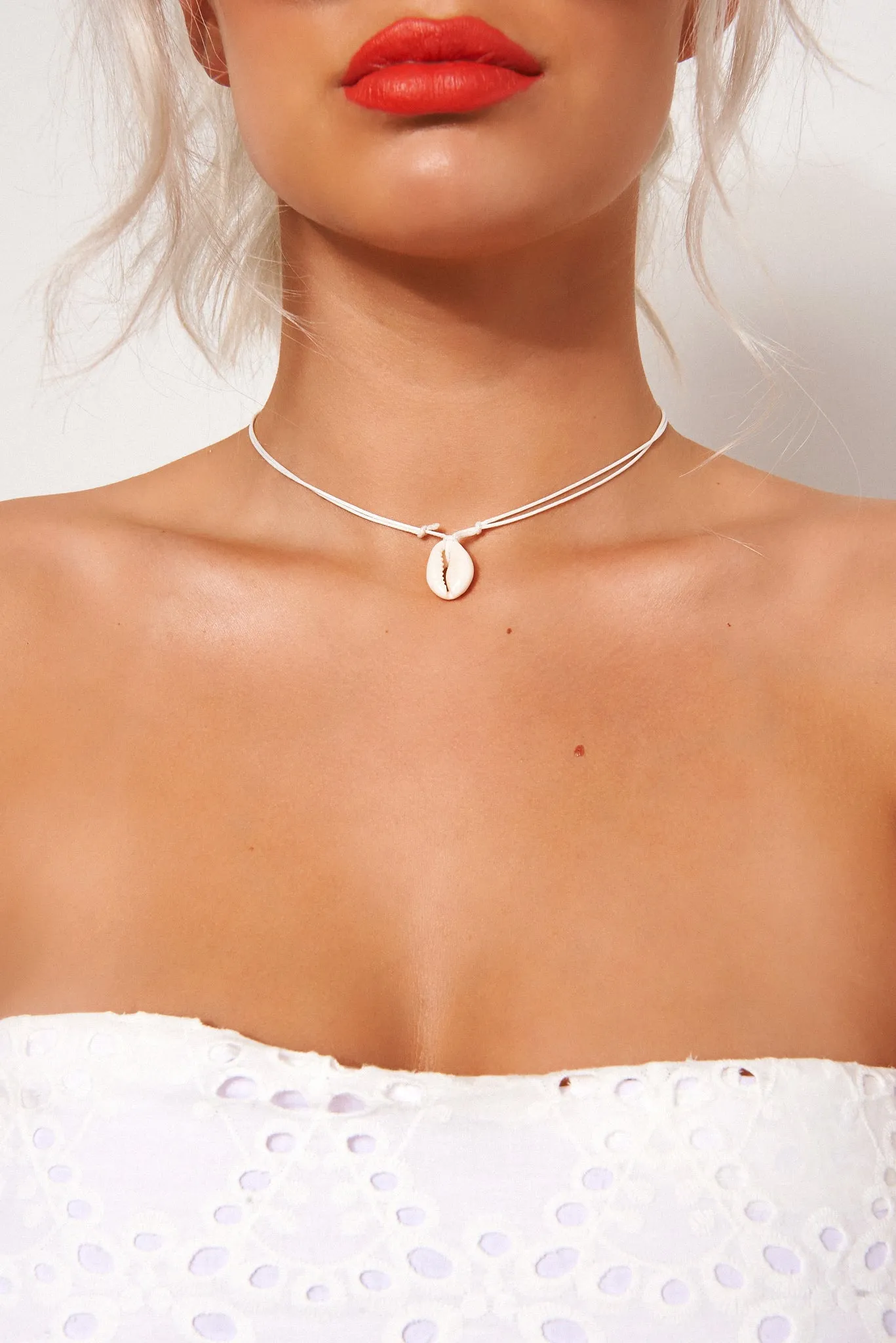 White Shell Choker